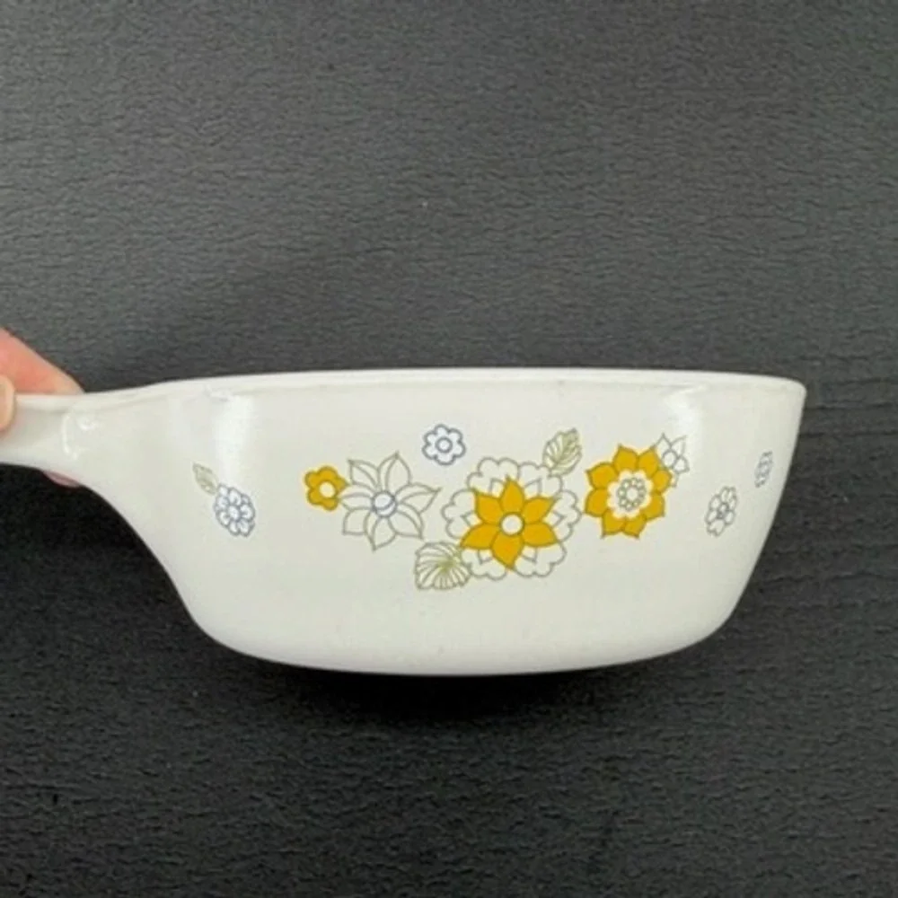 Vintage Corning Ware P-81-B Natures Bounty 1 Pint Saucepan Skillet Floral Handle